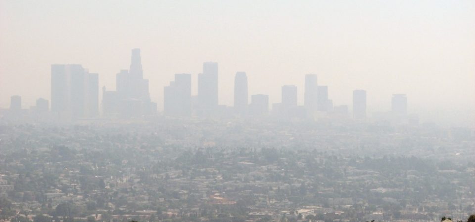 Los Angeles Smog by Ben Amstutz | Flickr | CC BY-NC 2.0