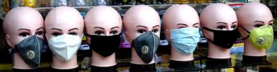 mannequin heads with facemasks
