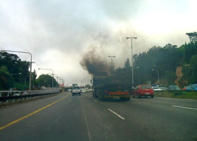 Truck and air pollution