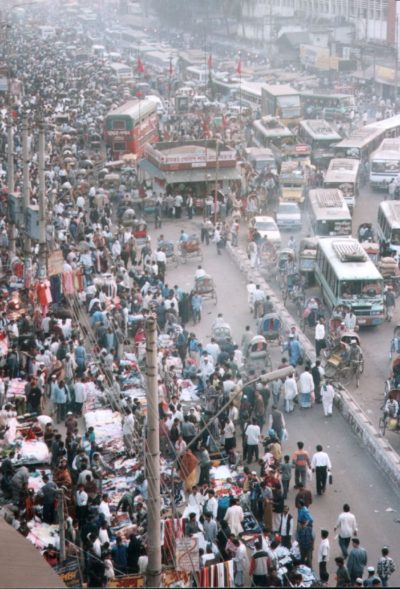Dhaka_street_crowds